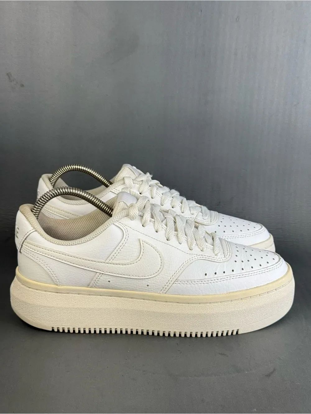 Nike Women's Court Vision Alta platform sneaker shoes size 9.5